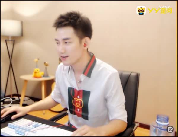 阿哲亲自上阵挖主播,后台0%提成