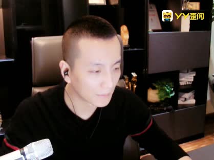 七夜大哥玩随机乱斗被美女偷塔