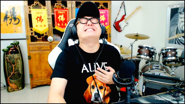 九辰为王小贱抢头条,大佛:感谢