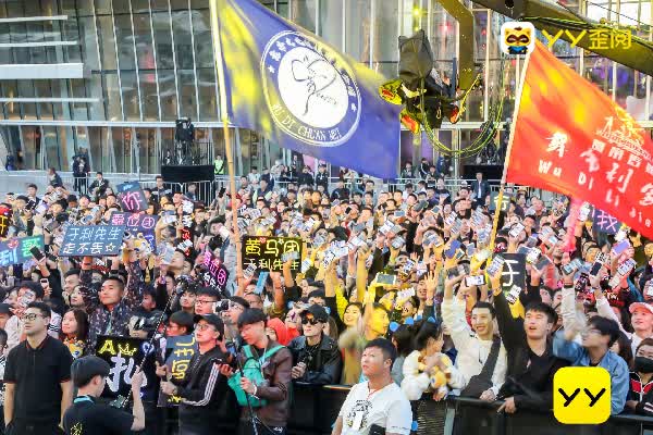 用实力说话,YY男主播谁的牌面大