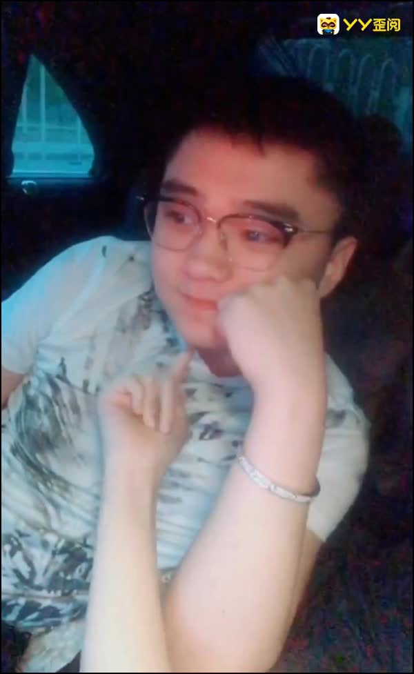 恋爱了?小犟虎球球甜蜜出镜!