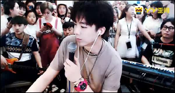 摩登兄弟太火!老毕被追要微信