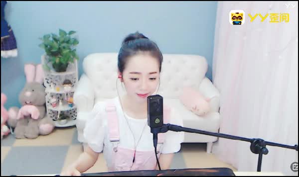 小乖兽直播7年!撩帅哥被拒- 歪阅