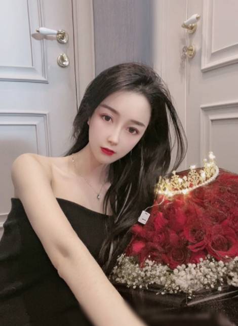 董莹莹生日刘一手送壕礼