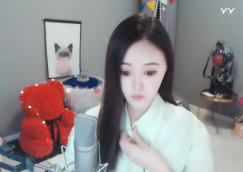 女神洛瑶发型变换,气质随意大变