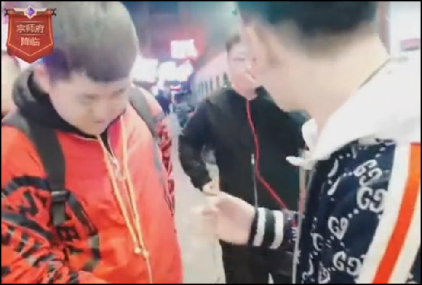 小白龙反水?护卫队小哥收回红牛