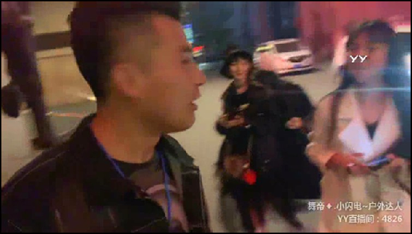 小闪电带你看舞帝庆典,美女如云