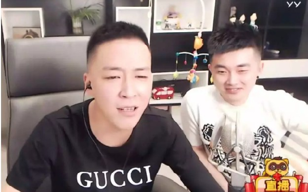 刘一手获雨轩豪刷!线下齐聚
