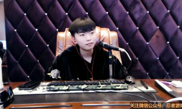 青蛙哥曝小磊酒后就爱踩桌子