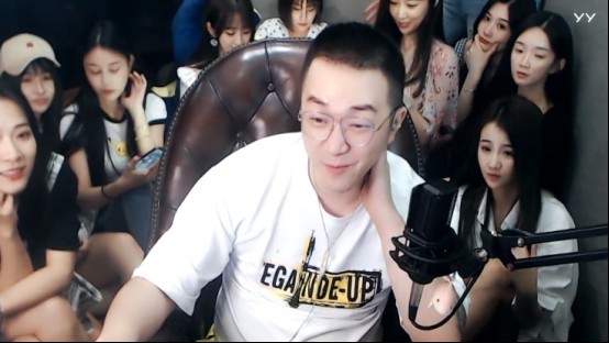 老毕周年庆,顶端神豪大咖都来了