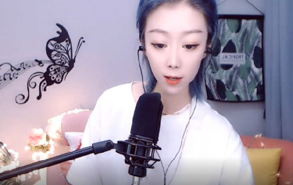 惧怕寂寞,爱上孤单