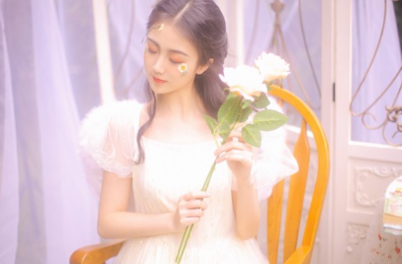 维维安回归,澄清未与大哥走线下