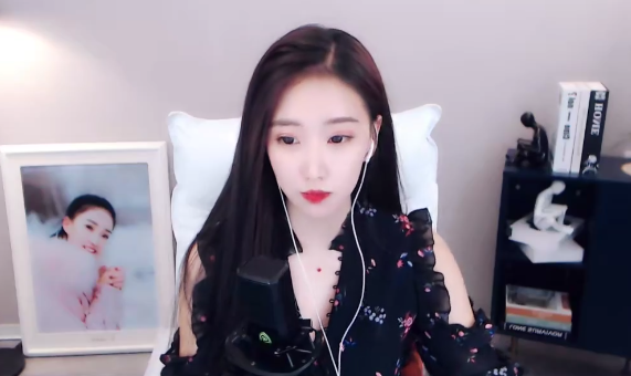 御风美琪献唱《狂浪》