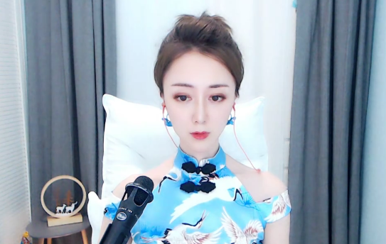 御风诗然《火红的萨日朗》