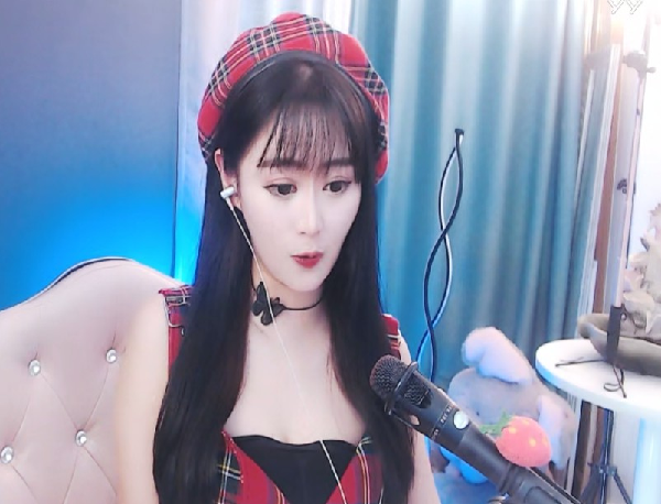 小奈酱上周荣获抱抱周星!