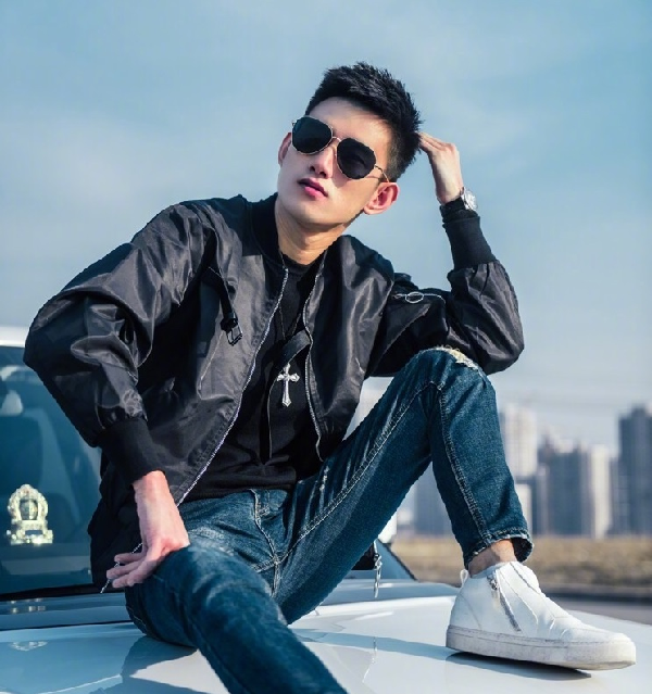 利毕李组复仇者联盟?阿哲作回应