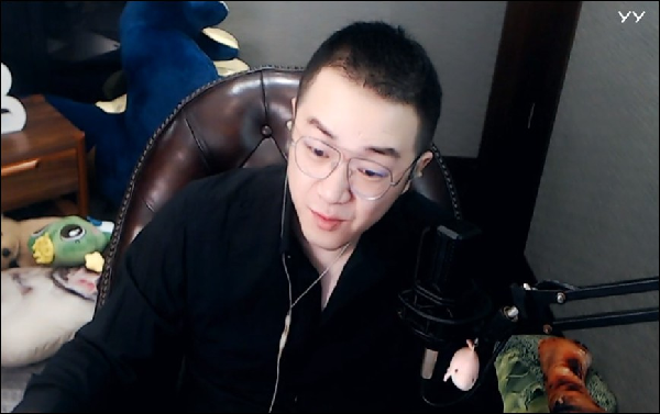 办个周年庆,毕加索家成了垃圾场