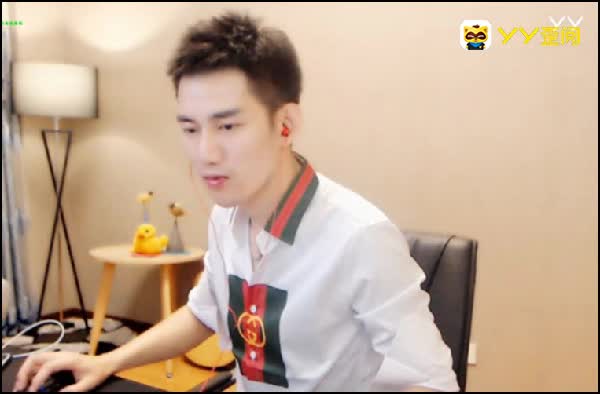 阿哲:YY只有我一人签约超过千万