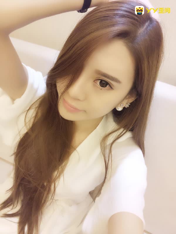 青春靓丽的气质美女-金宝儿!