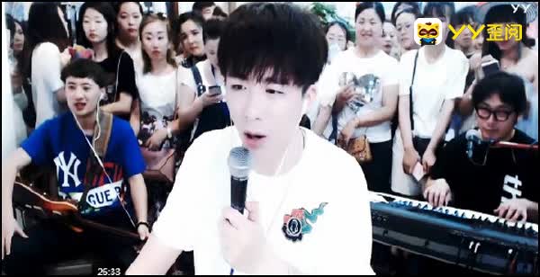 摩登兄弟带粉丝参加央视节目