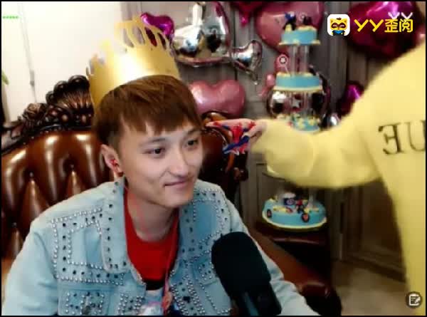 百万锹生日,众人齐贺于利送祝福