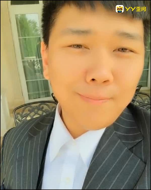 谢小宇晒老丈人资产在北京有高尔夫球场