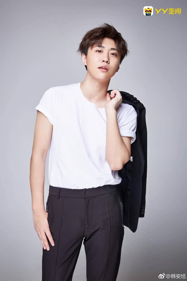 韩安旭全新帅气写真照携新歌来袭