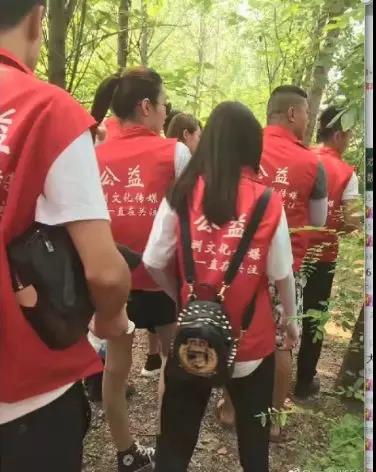 小洲97官频讲述公益之路!
