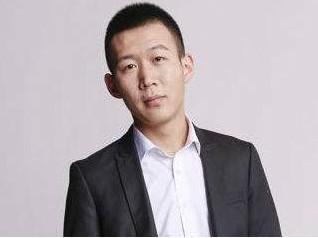 大佛小白龙是于利左右护法!