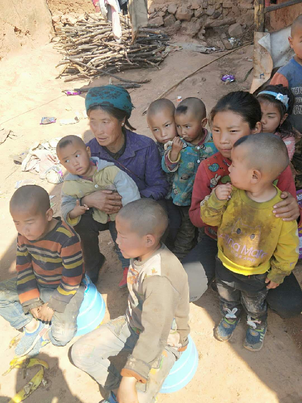 廖老大慈善团慈善扶贫献爱心