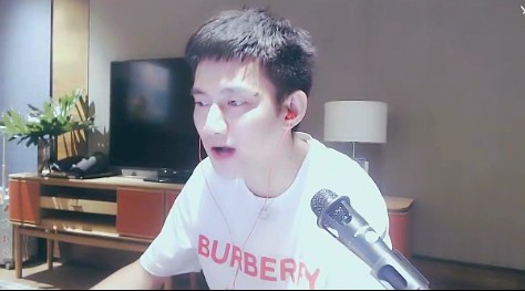 战神哲?该弯腰的时候还得弯腰