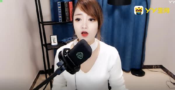 瑾萱:眉梢眼角藏秀气!