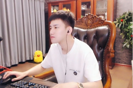 阿哲:主攻9795,699看总票