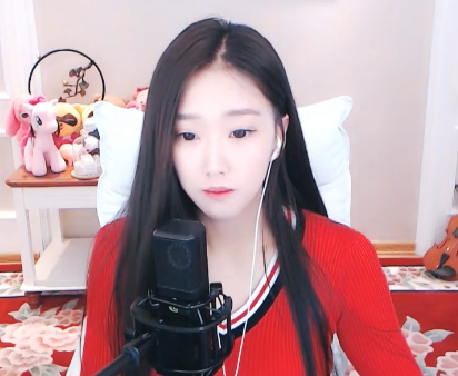 yy上最努力的女主播之一美琪