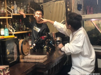 崔阿扎拍摄新歌MV!