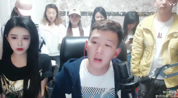 小白龙徒弟疯子六下跪致歉获原谅