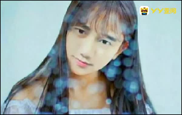 阿哲晒清纯女装照“吸引”文哥