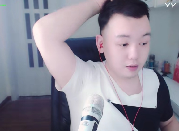 粉丝众筹要帮大嘴抢头条!