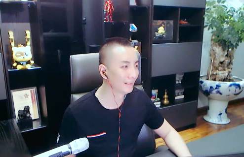 七夜哥笑谈“三亿哥”外号由来