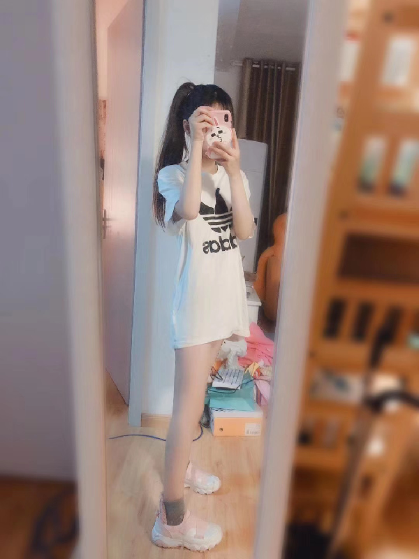 萌主哼哼夺得玫瑰周星