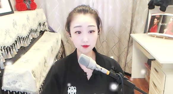柳婷献唱《今夜你又不回来》