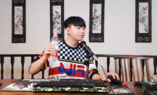 百万赌约!神豪格格巫喊话赵小磊