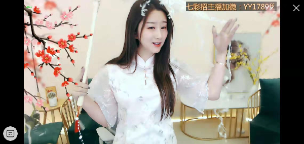 菲儿戏称昨晚当“牌牌”PK13场