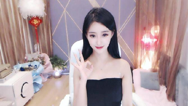 夜6哥一举成为小影直播双榜一