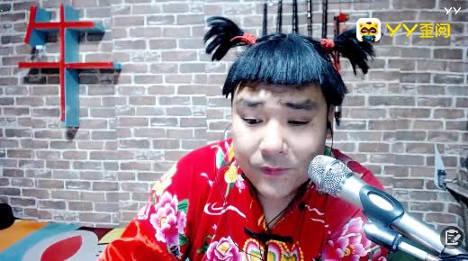 今日份的疯子是个未成年的小孩子