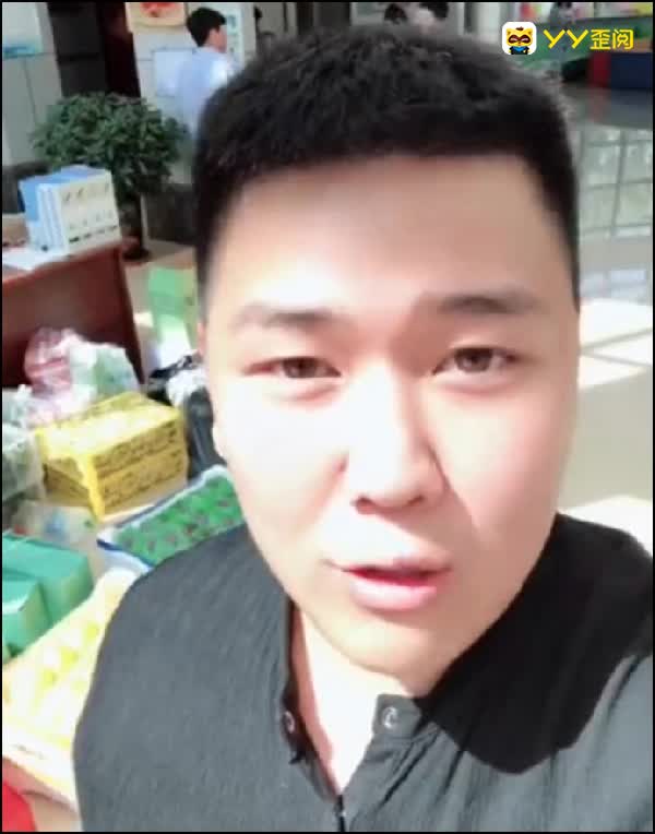 正能量！谢小宇6.1看望流浪儿童