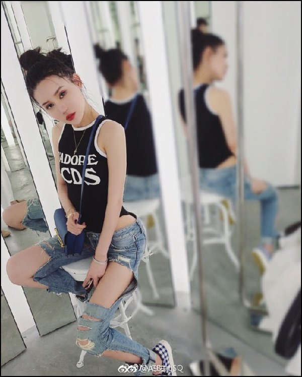 波涛汹涌安九晒性感写真