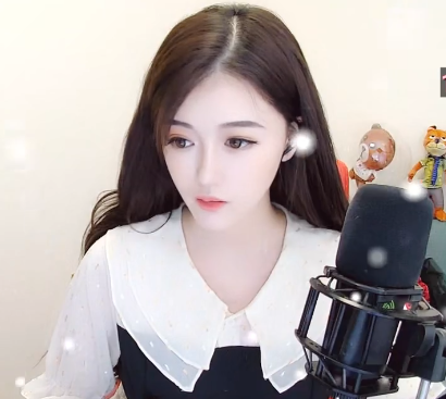 御风薇安与美女欢乐斗轻松取胜