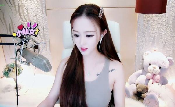 王思聪空降豪刷恩宠！王校长来了