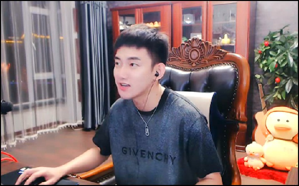 阿哲举办大型比赛,出巨资奖励